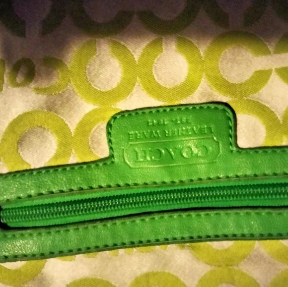 Purses - Picture 3 of 9